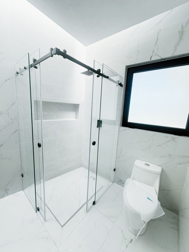 Cancel de baño en escuadra de cristal templado